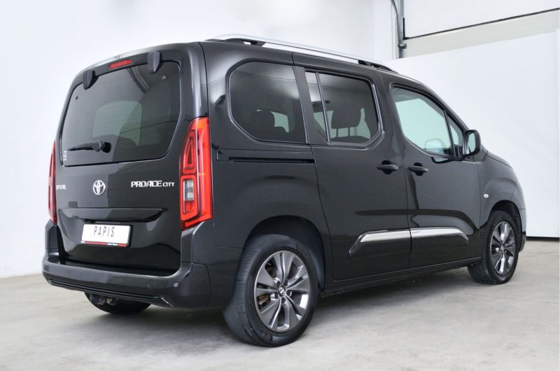 Toyota Proace City Verso 2020 1.5D 130KM 97 tys km czarna Family VAT 23%