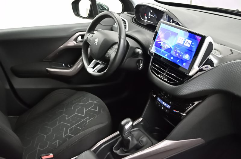 Peugeot 2008 2015r 1.2 Benzyna 110KM Style SalonPL VATmarża