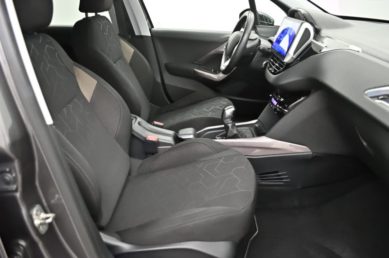 Peugeot 2008 2015r 1.2 Benzyna 110KM Style SalonPL VATmarża