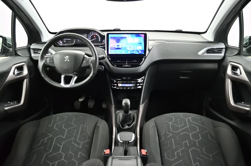 Peugeot 2008 2015r 1.2 Benzyna 110KM Style SalonPL VATmarża