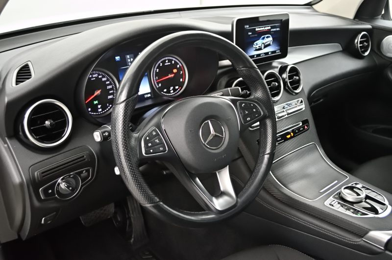 Mercedes-Benz GLC250 2018r 2.0 Benzyna 211KM 4-Matic 9G-tronic SalonPL VATmarża