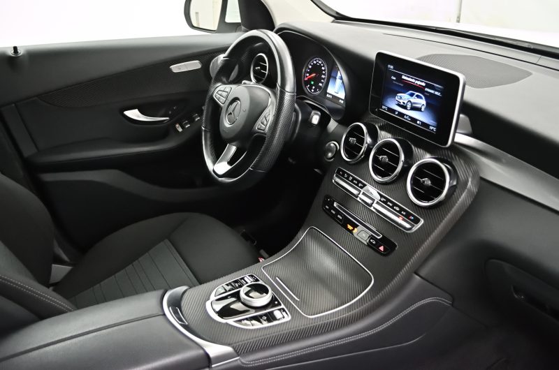 Mercedes-Benz GLC250 2018r 2.0 Benzyna 211KM 4-Matic 9G-tronic SalonPL VATmarża