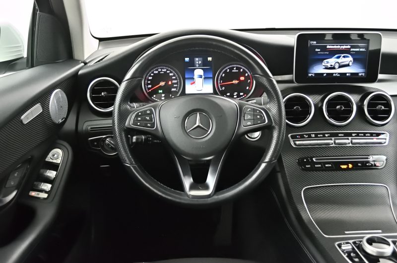 Mercedes-Benz GLC250 2018r 2.0 Benzyna 211KM 4-Matic 9G-tronic SalonPL VATmarża