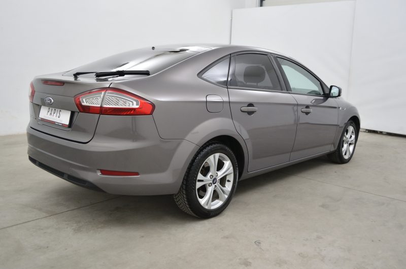 FORD MONDEO SEDAN 2013 2.0TDCI 140KM AUTOMAT POWERSHIFT LEDY ALU 17 SALON PL GWARANCJA SERWISY ASO