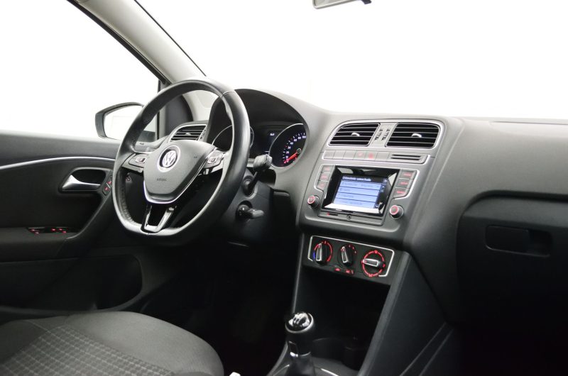 VOLKSWAGEN POLO V Facelifting 1.0 75KM 2016′ Trendline SalonPL Gwarancja Bezwypadkowy ASO