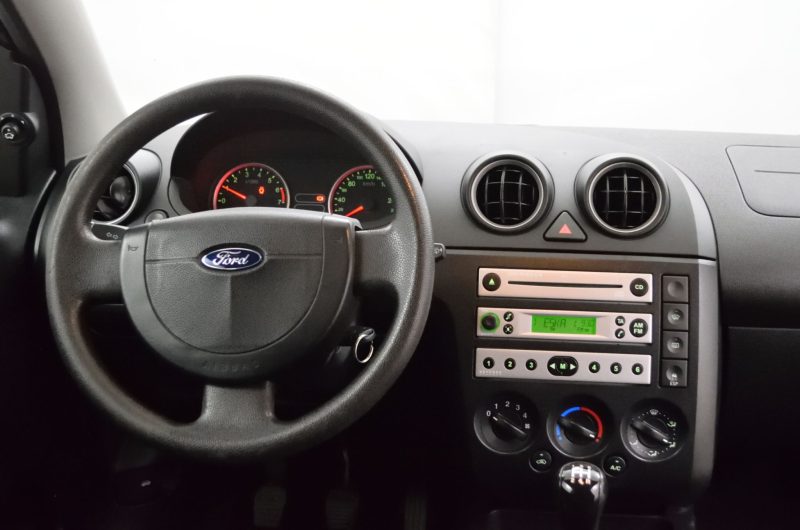 FORD FIESTA VI 1.6 16V 101KM 2005′ TREND Bezwypadkowy Gwarancja podgrzewane fotele i przednia szyba