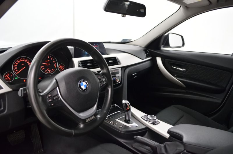 BMW SERIA 3 TOURING 2.0 320I 184KM 2019′ xDRIVE ADVANTAGE SalonPL ASO Bezwypadkowy Gwarancja