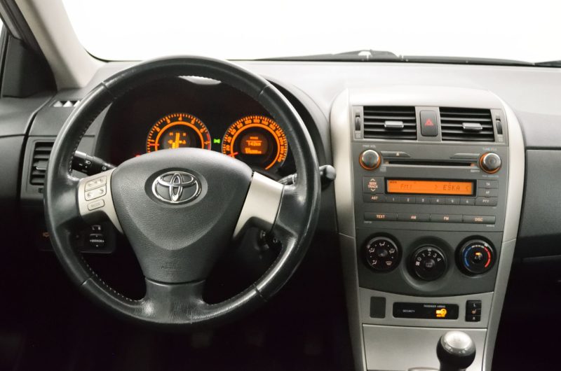 TOYOTA COROLLA X SEDAN 1.6 I 16V VVT-I 124KM 2007′ SalonPL Gwarancja Bezwypadkowy Grzane fotele