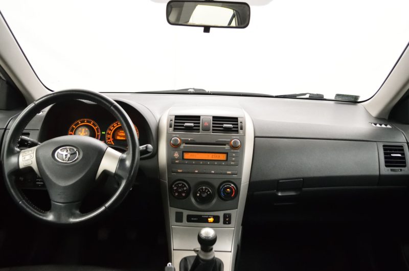 TOYOTA COROLLA X SEDAN 1.6 I 16V VVT-I 124KM 2007′ SalonPL Gwarancja Bezwypadkowy Grzane fotele