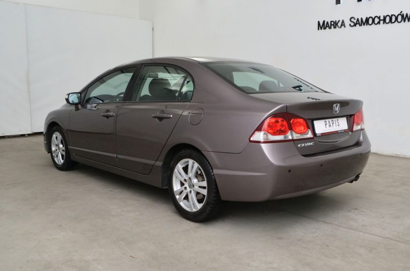 HONDA CIVIC VIII SEDAN 1.8 I-VTEC 140KM 2009 SalonPL Bezwypadkowy Pełen Serwis Gwarancja