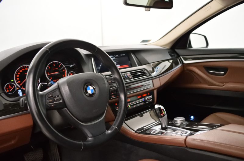 BMW SERIA 5 F10-F11 520D 190KM 2015′ 520d xDrive SalonPL Serwisy Bezwypadkowy Gwarancja