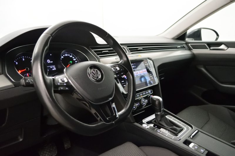 VOLKSWAGEN ARTEON 2.0 TDI 150KM 2018′ DSG ELEGANCE SalonPL Nowy rozrząd Gwarancja Grzane fotele x4