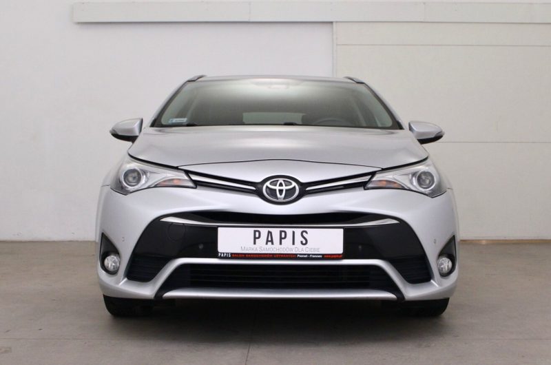 TOYOTA AVENSIS 2015 1.6 D-4D 112KM PREMIUM SalonPL Bezwypadkowy Gwarancja Kamera cofania Czujniki Tempomat