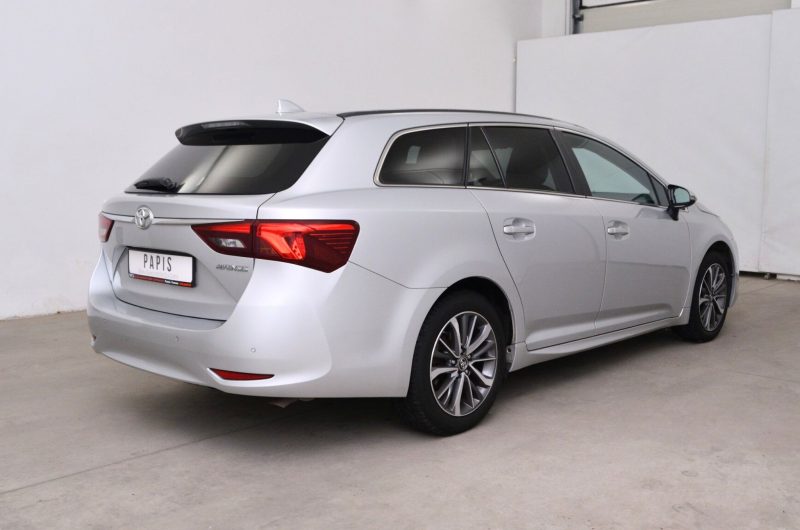 TOYOTA AVENSIS 2015 1.6 D-4D 112KM PREMIUM SalonPL Bezwypadkowy Gwarancja Kamera cofania Czujniki Tempomat