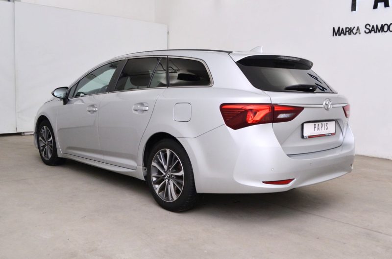 TOYOTA AVENSIS 2015 1.6 D-4D 112KM PREMIUM SalonPL Bezwypadkowy Gwarancja Kamera cofania Czujniki Tempomat