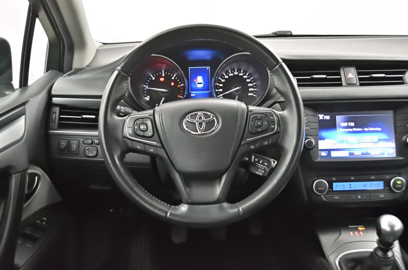 Toyota Avensis 2017r 1.6 Diesel 112KM Premium SalonPL VAT23